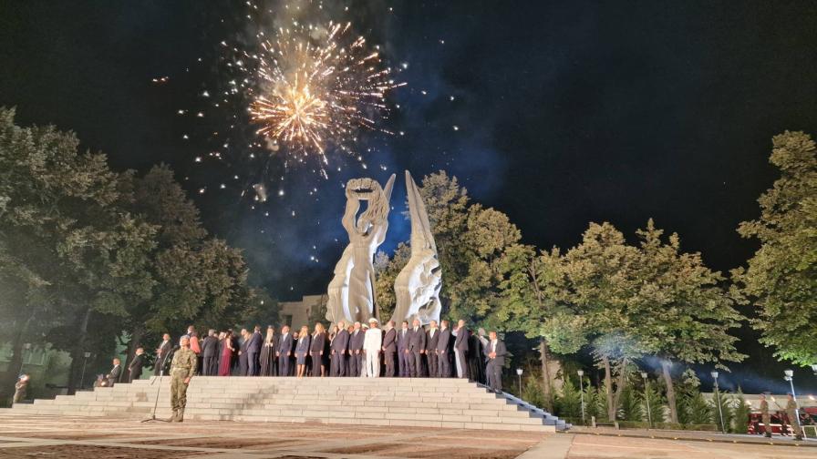 Тържествата в Пловдив по повод 141 години от Съединението на Княжество България и Източна Румелия и празника на града завършиха с тържествена проверка-заря