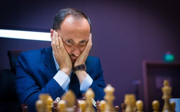 Топалов разгроми Каспаров в Мача на легендите