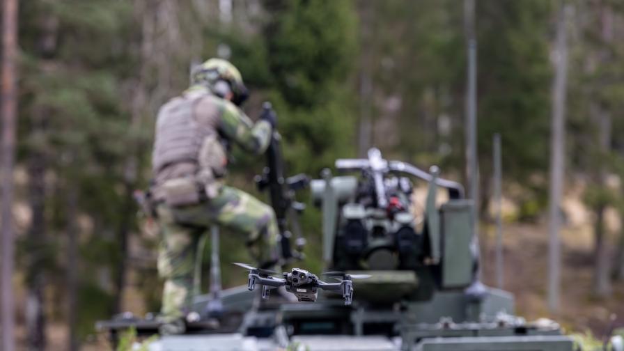 Седем ранени при инцидент във военен лагер в Швеция