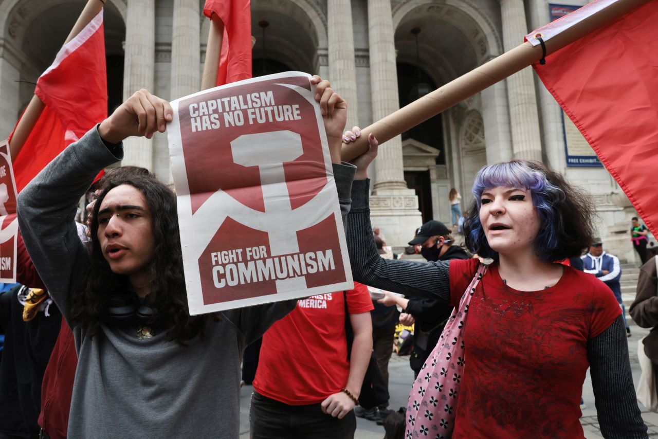<p>Кадри от напрегнатите демонстрации и арести по улиците на Ню Йорк, свикани по време на визитата на израелския премиер Бенямин Нетаняху за Общото събрание на ООН.</p>
