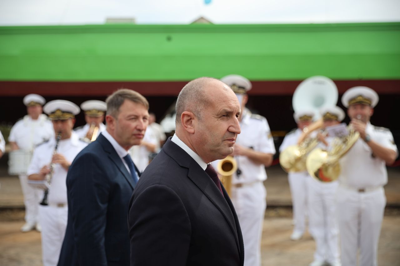 Спуснаха на вода изцяло български ферибот; Радев поиска Варна да стане индустриален център