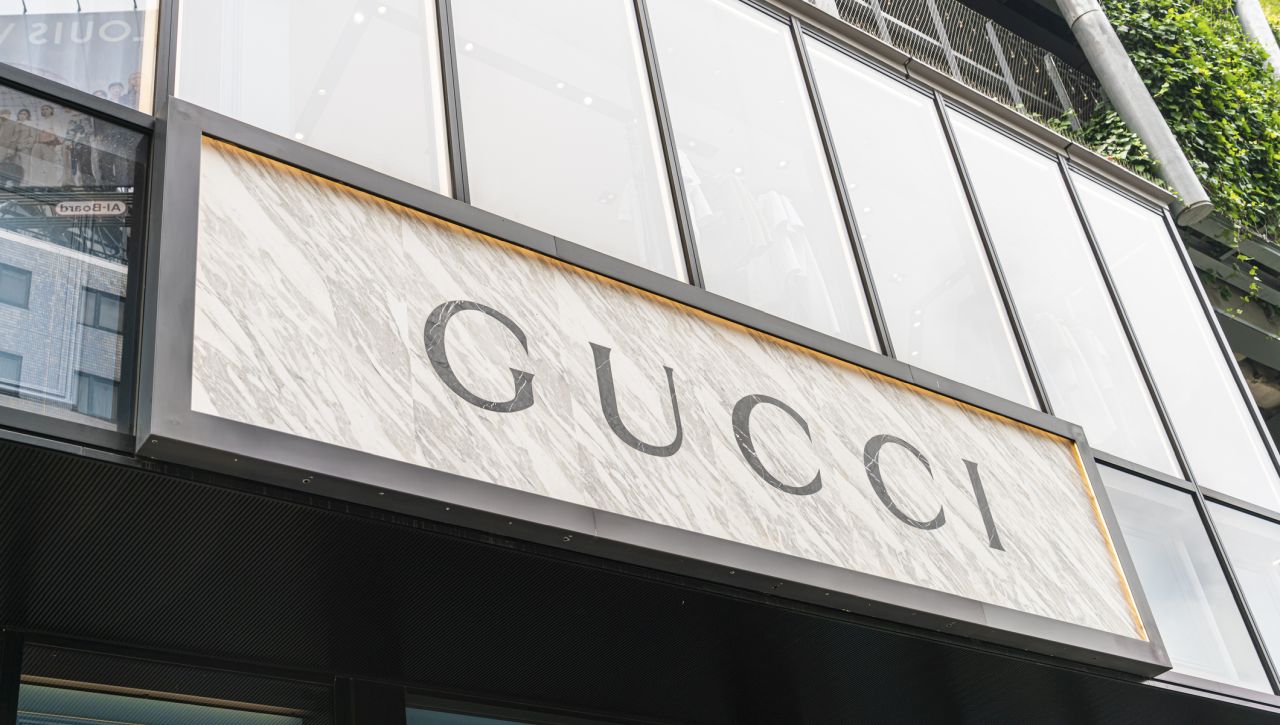 Шок в света на лукса: Gucci пусна маратонки "Made in China"