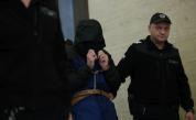 Васил Михайлов с качулка в съда: Не искам да ме виждат