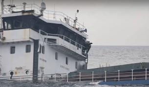 Проучват единия от ударените кораби в Черно море
