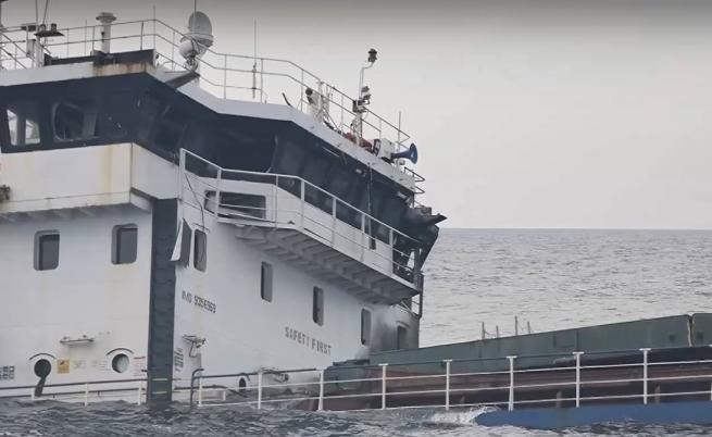 Проучват единия от ударените кораби в Черно море
