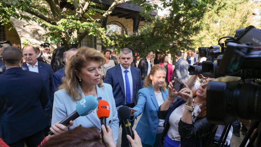 Йотова: България заявява позицията си за мир в Украйна на всички нива