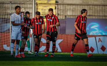 НА ЖИВО: Локомотив София 1:1 Локомотив Пловдив, втората част стартира