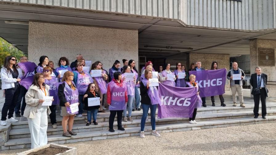 КНСБ блокира центъра на София в петък: Автошествие срещу 660 евро минимална заплата