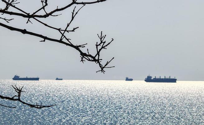 От оцелелия „Chelsea 3“ до потъналия „Azov Concord“: Всичко за двата атакувани кораба в Черно море