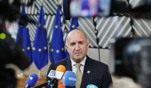 Радев: Рафинерията на „Лукойл“ е важен актив за България и Европа
