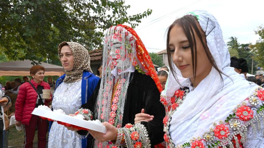 Магия, цветове и вековни тайни: Вижте как...