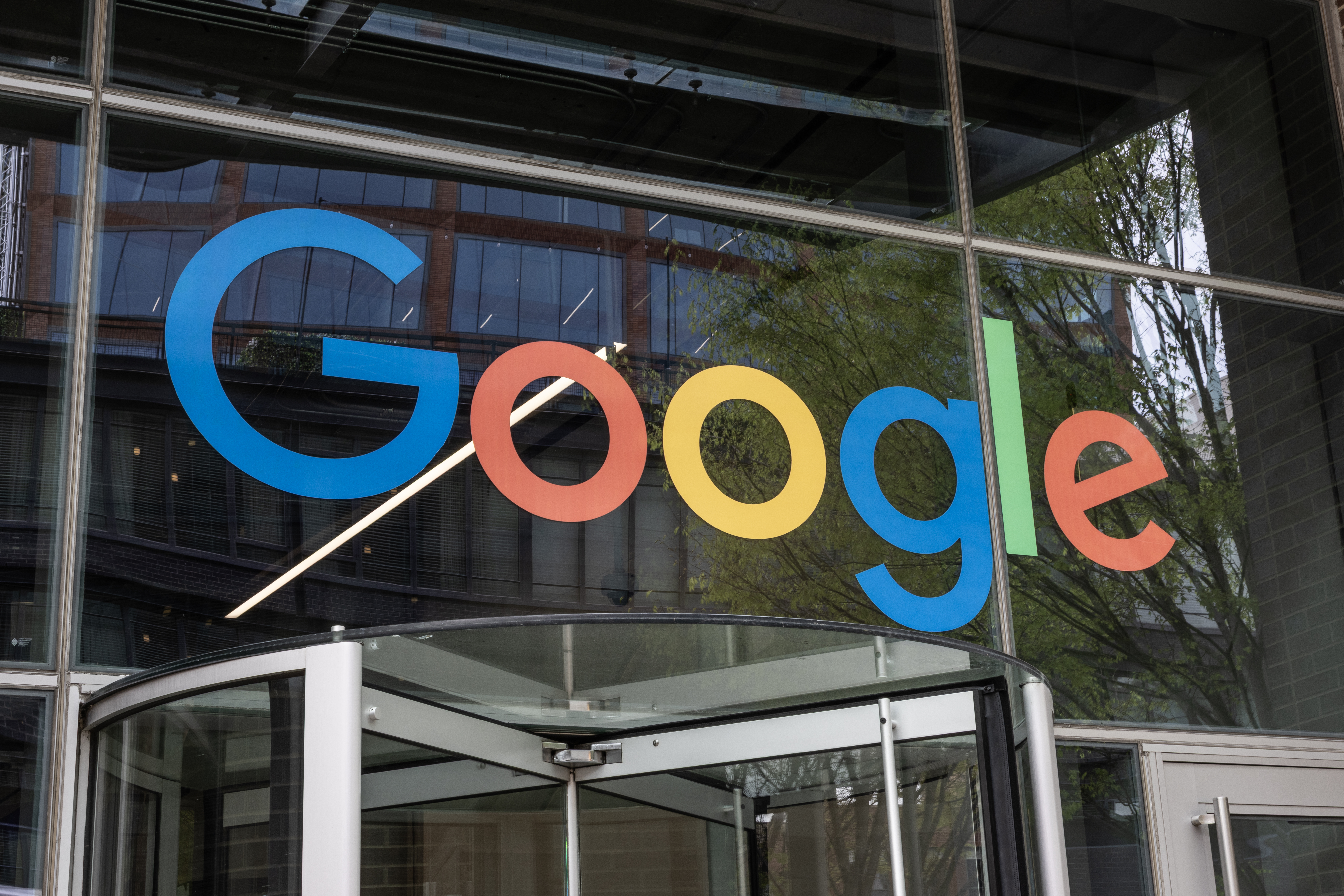 Срив в Google Cloud парализира банки, здравни услуги и доставки в Европа