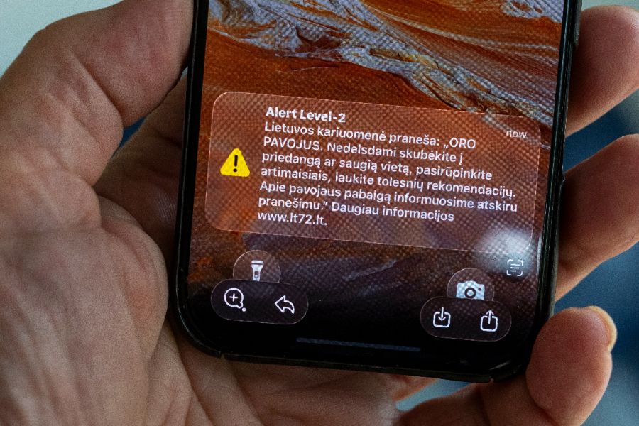 Литва засилва сигурността след инцидент с дрон и опит за палеж на Starlink.