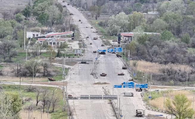 Варят трева, за да оцелеят: Бруталната реалност в Олешки, за който Мелания Тръмп договори примирие