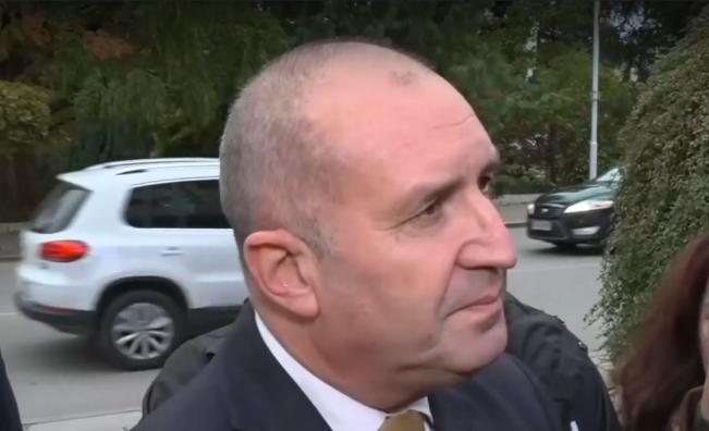 Радев не смята, че е било грешка съобщението в подкрепа на Йотова