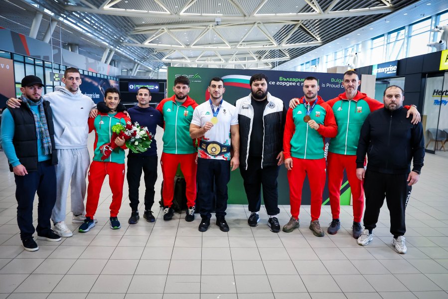 Шампионско посрещане за Семен Новиков в София1