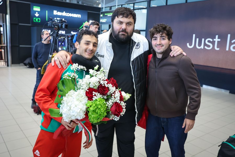 Шампионско посрещане за Семен Новиков в София1
