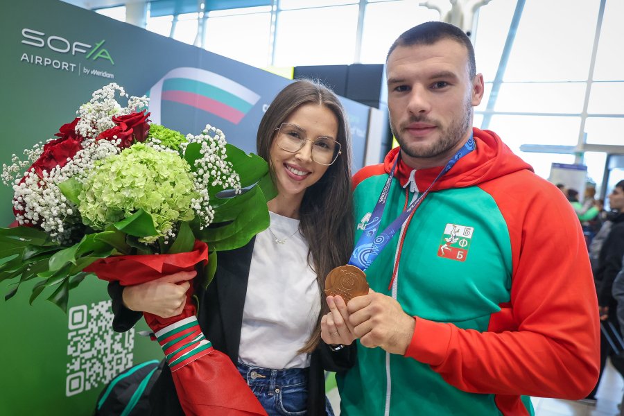 Шампионско посрещане за Семен Новиков в София1