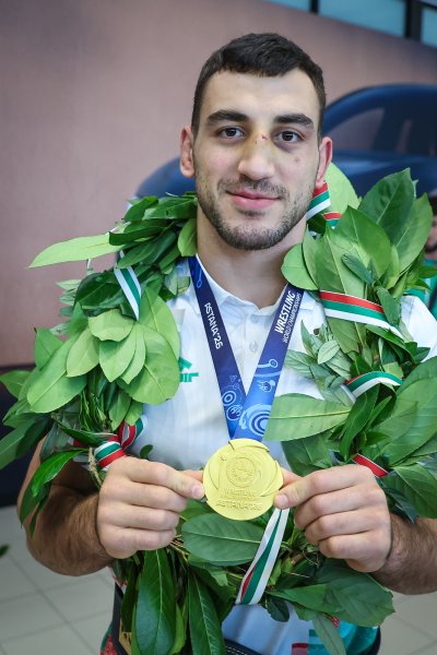 Шампионско посрещане за Семен Новиков в София1