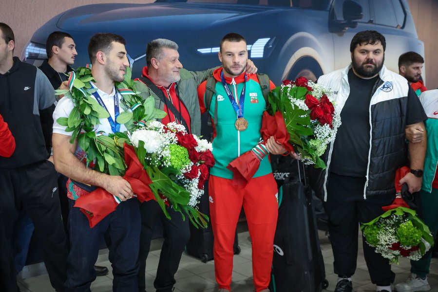 Шампионско посрещане за Семен Новиков в София1