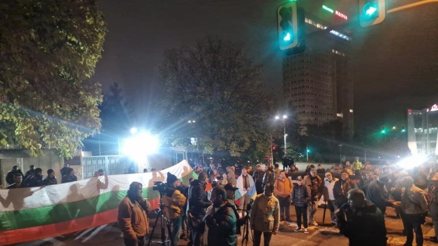 Протест пред посолството на Русия в София: Митрофанова вън!