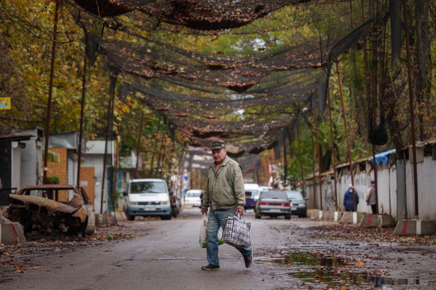 Русия и Украйна приключиха разминирането край Олешки, започват доставките на помощи