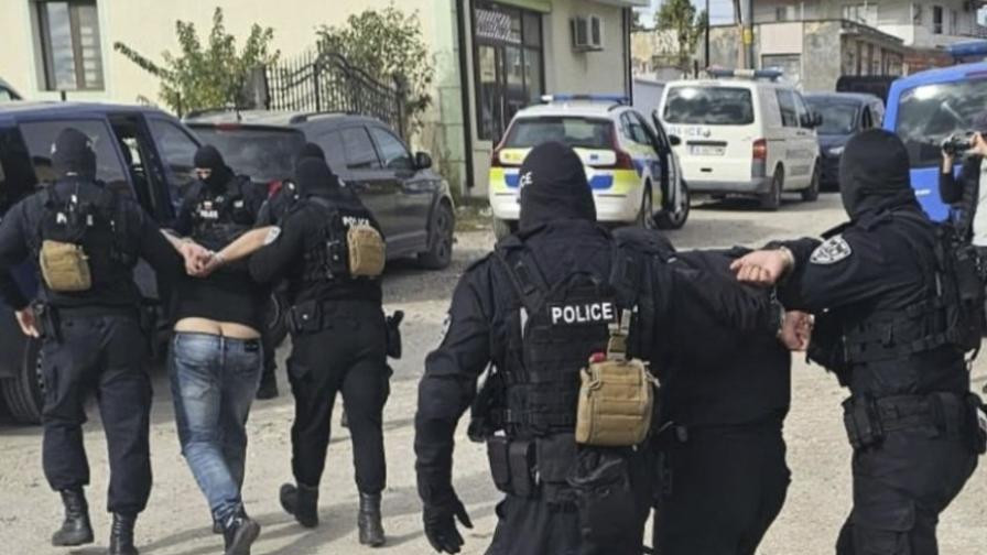 Спецакция на полицията в Хасковско, 13 души са задържани