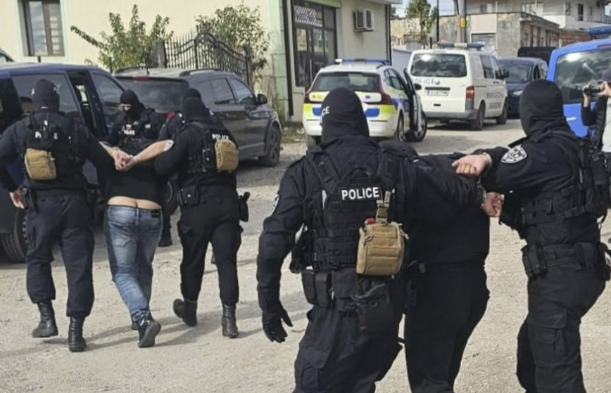 Спецакция на полицията в Хасковско, 13 души са задържани