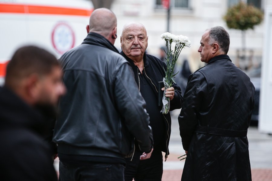 Поклонение на Слави Бинев1