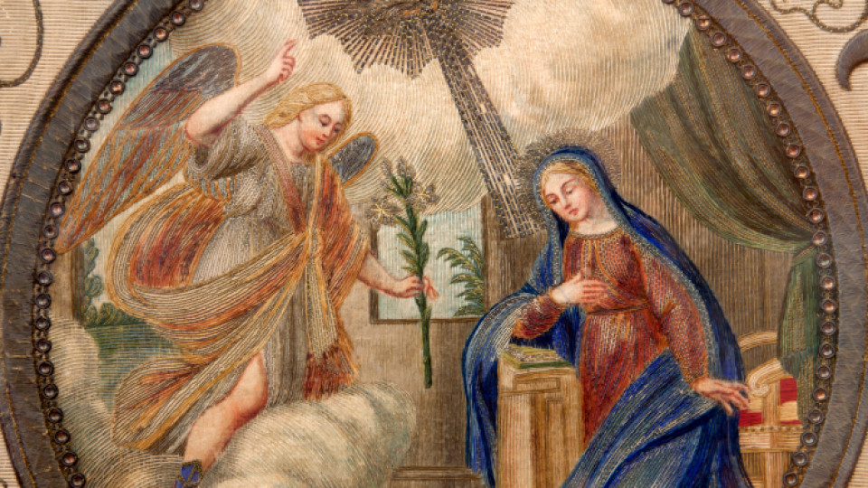 Архангел Гавраил донася на Дева Мария благата вест, че тя ще роди Спасителя на човечеството