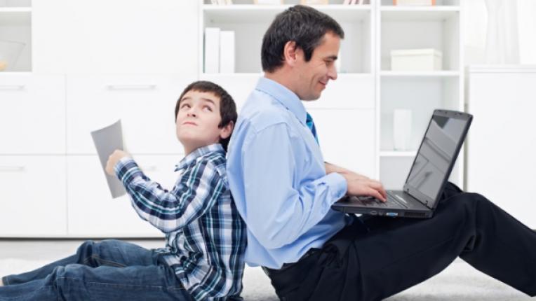 семейство деца натовареност стрес работен режим родители общуване четене игри