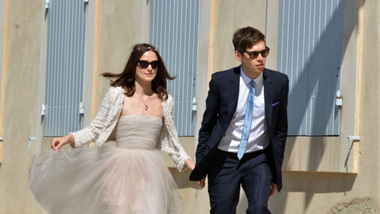 Кийра Найтли сватба скромно тържество Chanel Южна Франция церемония младоженци