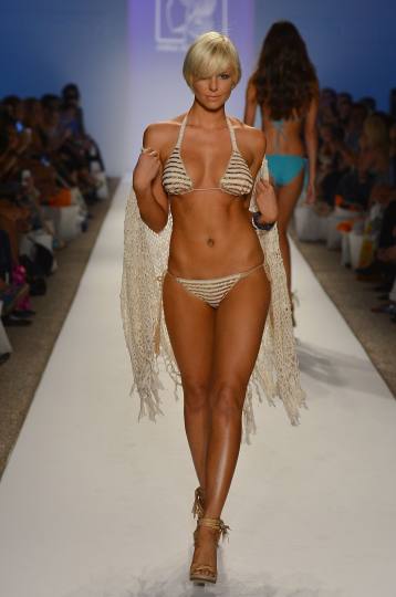 Бански на лалета и не само - снимка 51