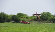 Селскостопански самолет падна в ябълкови градини край Русе