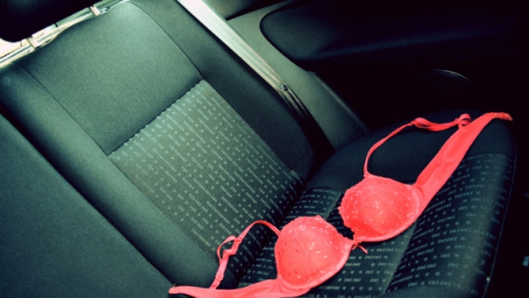 автомобили шофьори изневяра прелюбодейци партньори връзка материален статус сексуален живот