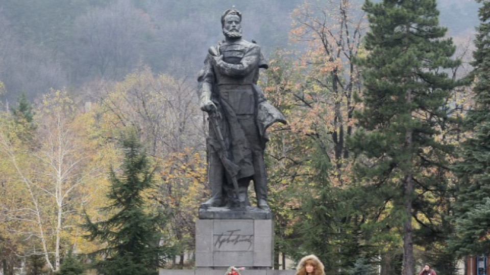 Статуята на Христо Ботев във Враца
