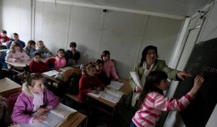 Близо 1/2 от сръбските ученици неграмотни