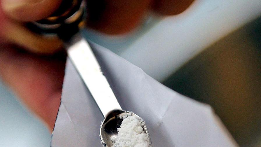 В Испания хванаха сервиз, направен от кокаин 