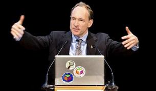 Тим Бърнърс-Лий говори пред конференцията в Мадрид