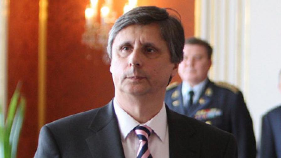 Ян Фишер представи новото правителство на Чехия