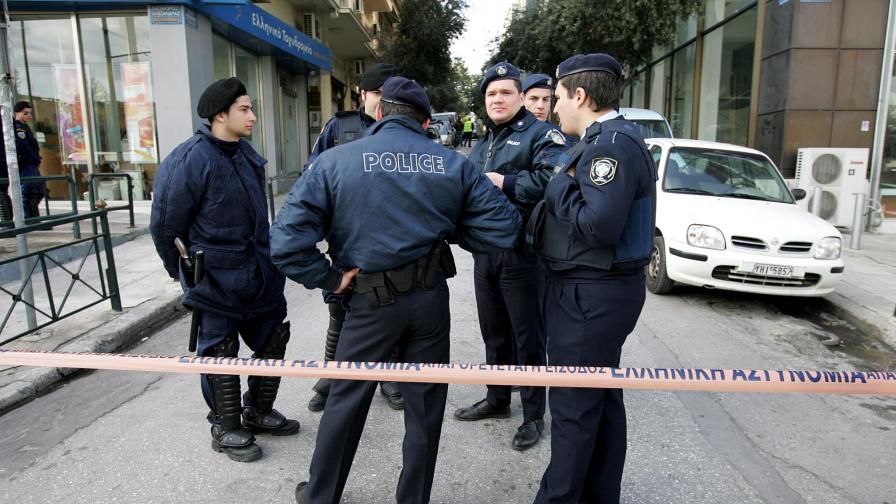 Отново: Бомба избухна до атинска банка