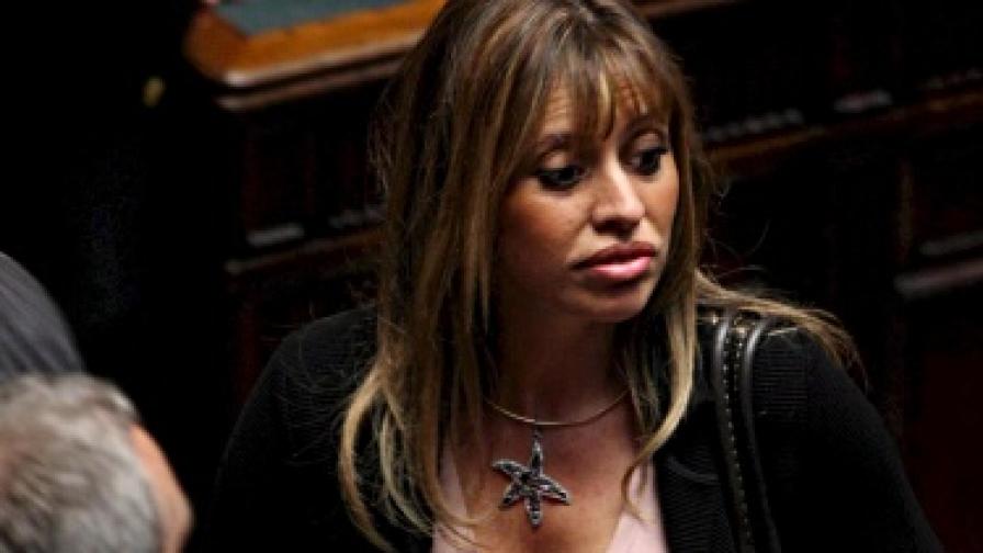 Алесандра, внучката на Бенито Мусолини, е депутат в европарламента