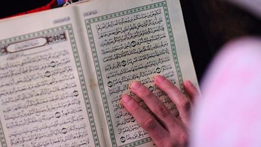 Сблъсъци в Атина между полиция и мюсюлмани