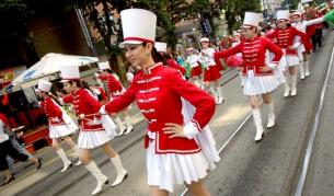 Седем мажоретни състава оглавиха празничното шествие в София