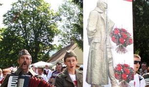 Симпатизанти на Тито празнуват годишнината от рождението му в хърватския град Кумровец