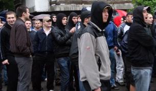 Младежи се събраха тази вечер на протест пред посолството на Полша