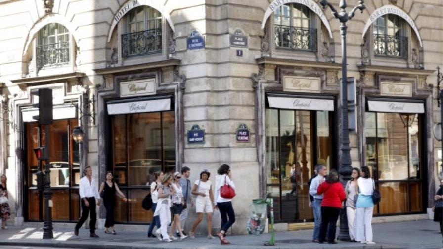 Магазинът на ъгъла на площад "Вандом" и улица "Сен Оноре"