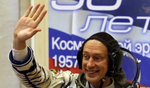 Белгийският астронавт Франк де Вине от Европейската космическа агенция, който изпълнява шестмесечна мисия на борда на Международната космическа станция