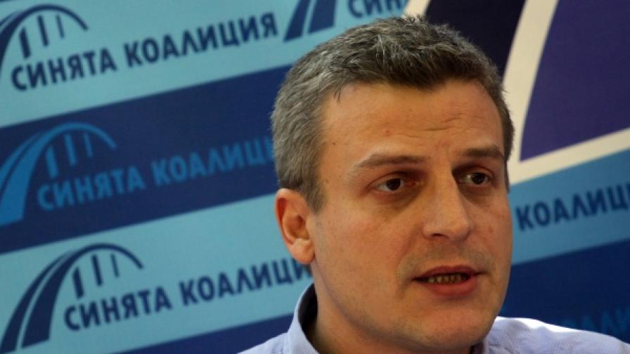 "Синята коалиция" ще съди Станишев и Калфин