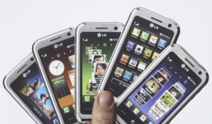 Роумингът в ЕС поевтинява с 60% от 1 юли